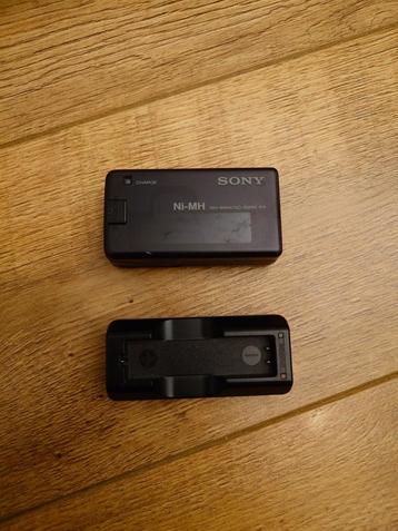 2x Sony 'Gumstick' lader beschikbaar voor biedingen