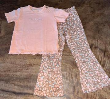 Flared broek mt 98 en shirt mt 86 zalmroze beschikbaar voor biedingen