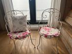 2 Brocante witte bistro stoeltjes - Smeedijzer met Kussens, Antiek en Kunst, Ophalen