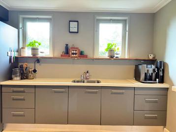 Keuken compleet grijs met bosch solitaire rvs kookfornuis beschikbaar voor biedingen