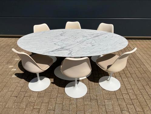 Originele Knoll Tulip Ovale tafel (198) en 6-8 Knoll stoelen, Huis en Inrichting, Complete eetkamers, Ophalen of Verzenden