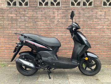 ZEER MOOIE SYM ORBIT II SNOR SCOOTER VAN 1E EIGENAAR BJ 2017 beschikbaar voor biedingen