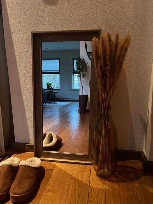 Luxe spiegel van massief eikenhout voor maar € 110,-, Huis en Inrichting, Woonaccessoires | Spiegels, Nieuw, Minder dan 50 cm