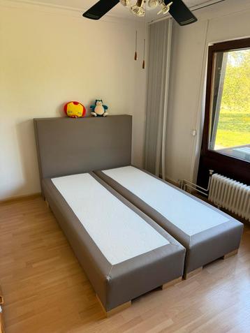 Luxe boxspring met lederen omhulsel en wandbord (140*200)