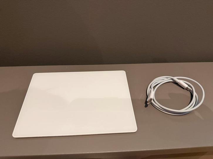 Apple Magic Trackpad, Computers en Software, Muizen, Zo goed als nieuw, Muis, Draadloos, Ophalen of Verzenden
