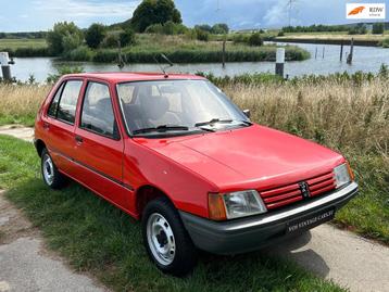 Peugeot 205 1.1 GL Wegenbelasting vrij ! ! ! beschikbaar voor biedingen