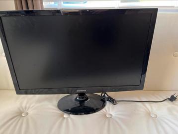 Nette TV / Monitor 27 inch beschikbaar voor biedingen