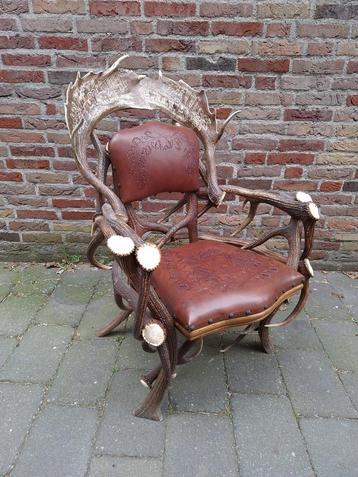Jachtstoel geweien hert jacht stoel antiek opgezette meubel beschikbaar voor biedingen
