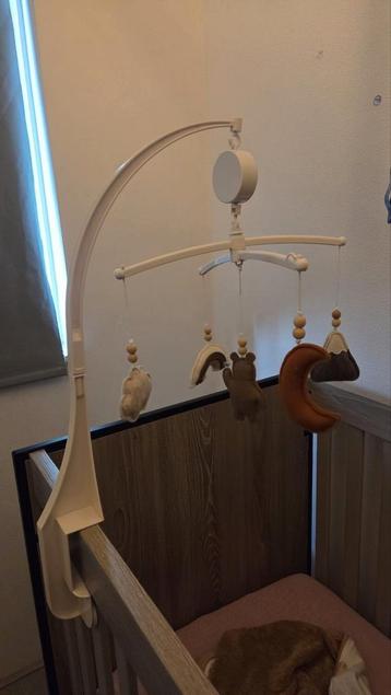 Muziekmobiel voor box of bed, vilt. beschikbaar voor biedingen