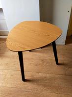 Bijzettafel driehoekige vorm met zwarte poten, 50 tot 100 cm, Rond, Minder dan 50 cm, 50 tot 100 cm