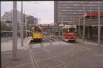 h107: dia van HTM PCC 1117?, bij Den Haag CS, '80s, Verzamelen, Ophalen of Verzenden, Gebruikt, Tram, Overige typen