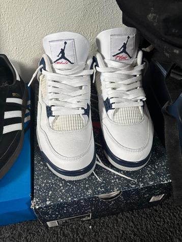 Jordan 4 Midnight Navy - Maat 44.5 beschikbaar voor biedingen
