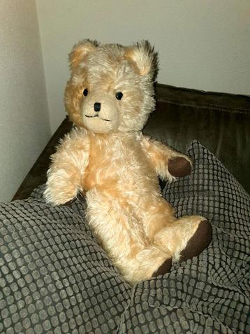 Oude beer met geluid.  beschikbaar voor biedingen