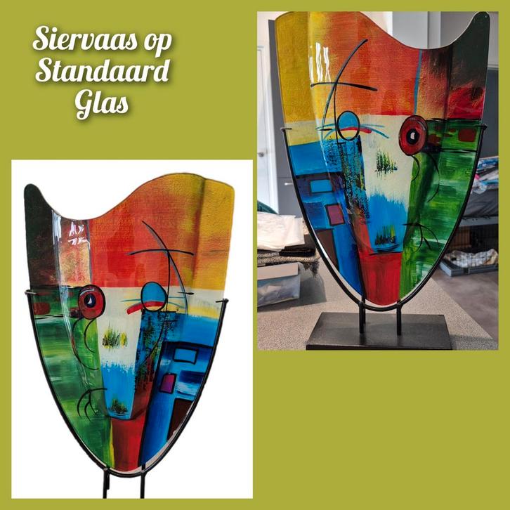Siervaas van glas, op standaard. Moderne kunst, Antiek en Kunst, Kunst | Overige Kunst, Ophalen