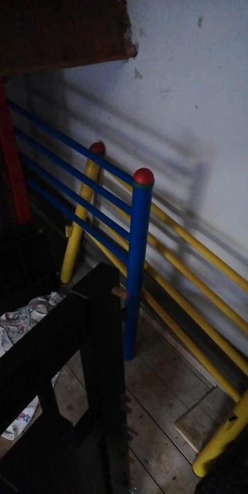 Bijna nieuw 1 persoons bed 