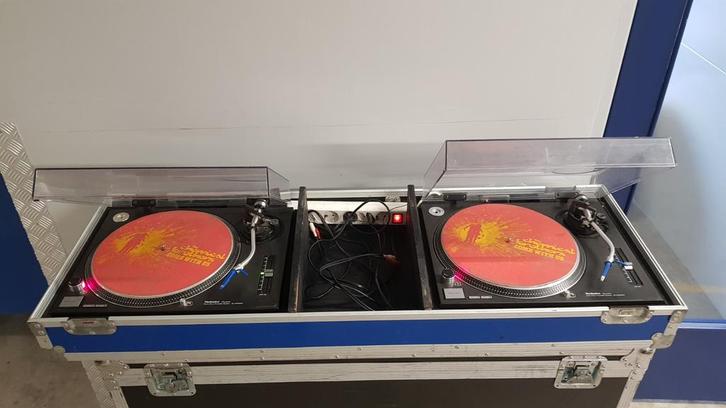 2x technics SL-1210MK2 in flightcase, Audio, Tv en Foto, Platenspelers, Gebruikt, Platenspeler, Technics, Pitch-regelaar, Ophalen
