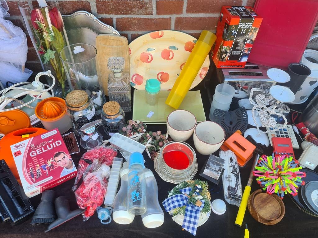 Overtollige spullen, 6 bananendozen propvol!, Diversen, Rommelmarktspullen, Zo goed als nieuw, Ophalen