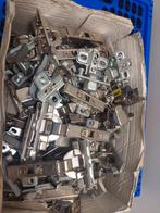 Partij Scharnieren - Gebruikt, Doe-het-zelf en Verbouw, Hang- en Sluitwerk, Ophalen of Verzenden, Zo goed als nieuw, IJzer, Scharnier