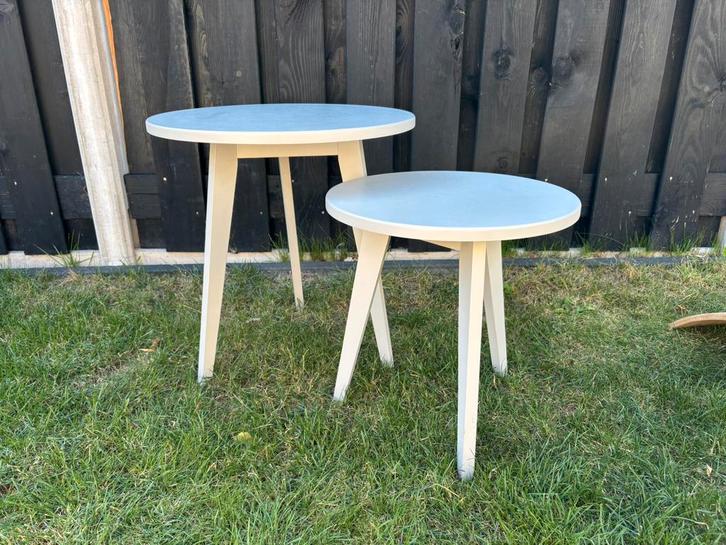 Licht grijze salontafeltjes, Huis en Inrichting, Tafels | Salontafels, Gebruikt, Minder dan 50 cm, Minder dan 50 cm, Minder dan 50 cm