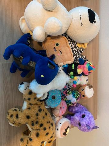 15 knuffels te koop. beschikbaar voor biedingen