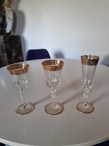Kristallen Glasservies 18-delig met Goudrand beschikbaar voor biedingen