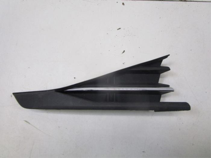 VW Golf sportsvan Inleg Voorbumper Rechts Chrome, Ophalen of Verzenden, Gebruikt, Voor, Bumper