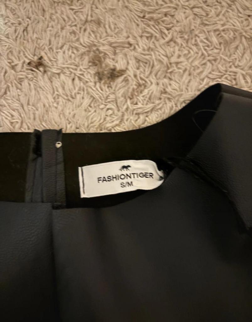 Zwart leren topje - Nieuw met prijskaartje!, Kleding | Dames, Tops, Maat 38/40 (M), Zwart, Nieuw, Ophalen of Verzenden