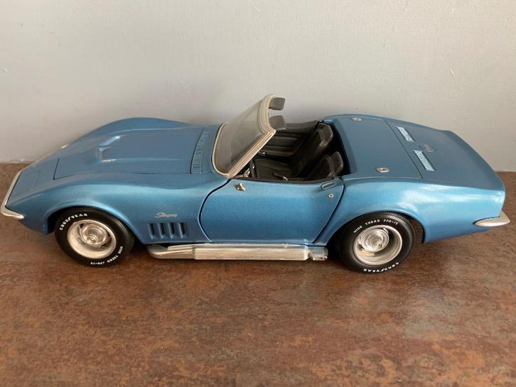 CORVETTE C3 CONVERTIBLE VAN REVELL 1969 1/18, Hobby en Vrije tijd, Modelauto's | 1:18, Gebruikt, Auto, Revell, Ophalen of Verzenden