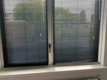 Aluminium jaloezieën zwart  beschikbaar voor biedingen