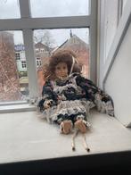 Oude porseleinen pop, 1940-1950, zonder merk, Verzamelen, Poppen, Ophalen of Verzenden, Gebruikt, Pop