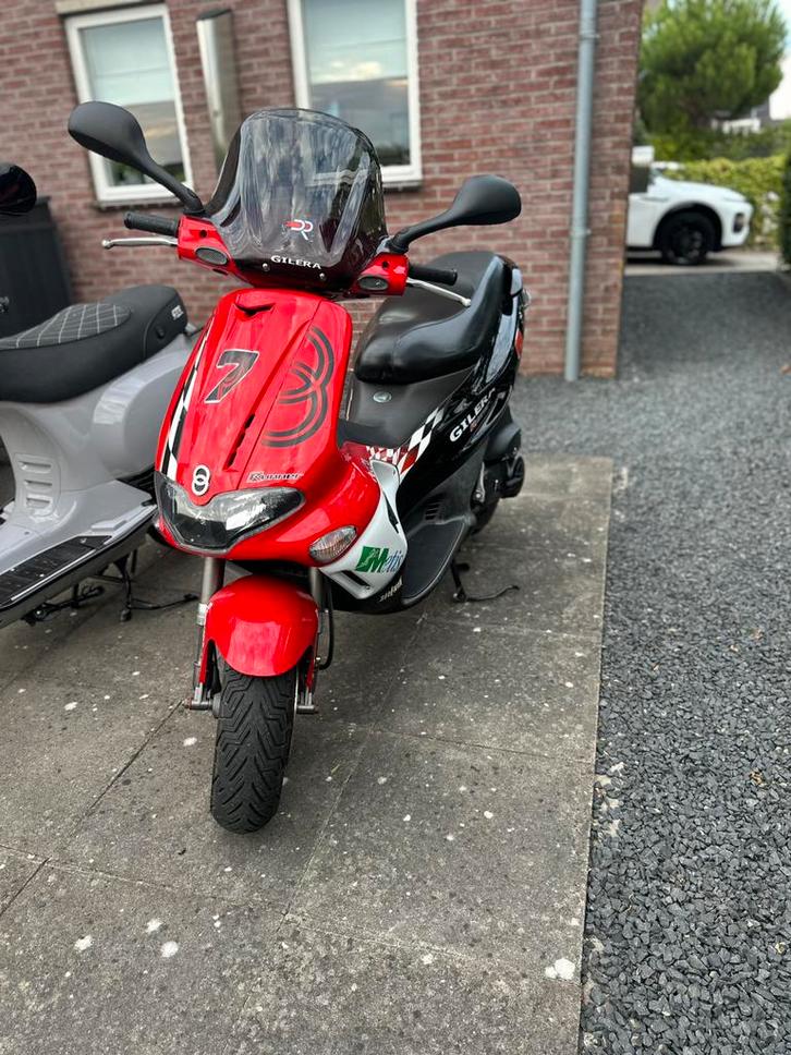Gilera runner tekoop/teruil goed de beschrijfing lezen, Fietsen en Brommers, Scooters | Piaggio, Zo goed als nieuw, Overige modellen