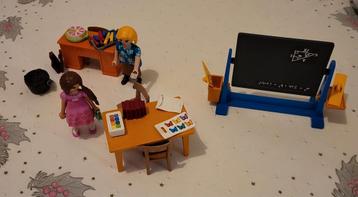 Spirit playmobil set " De klas van Mevrouw Flores"