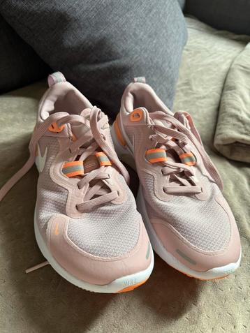 Nike 37-38 beschikbaar voor biedingen