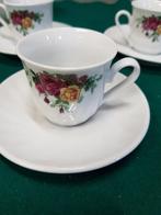 Kop en schotel, wit met rozen, Marken Porzellan Schloss Amal, Ophalen of Verzenden