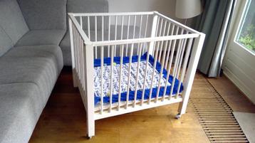 Bopita box, wit, verstelbaar en met boxmatras en boxkleed beschikbaar voor biedingen