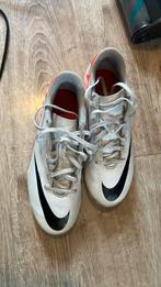Voetbal schoenen maat 36 nike, Ophalen, Zo goed als nieuw, Jongen of Meisje, Schoenen