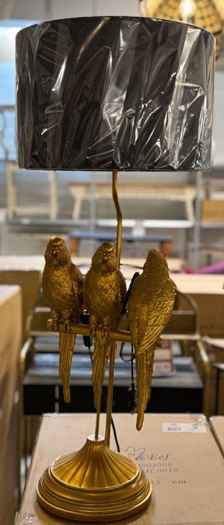 Clayre & Eef Papegaaien Goudkleurig Tafellamp met kap, Huis en Inrichting, Lampen | Tafellampen, Nieuw, 75 cm of meer, Overige materialen