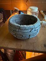 Klein stenen bloempotje, Tuin en Terras, Bloempotten, Gebruikt, Rond, Binnen, Ophalen of Verzenden