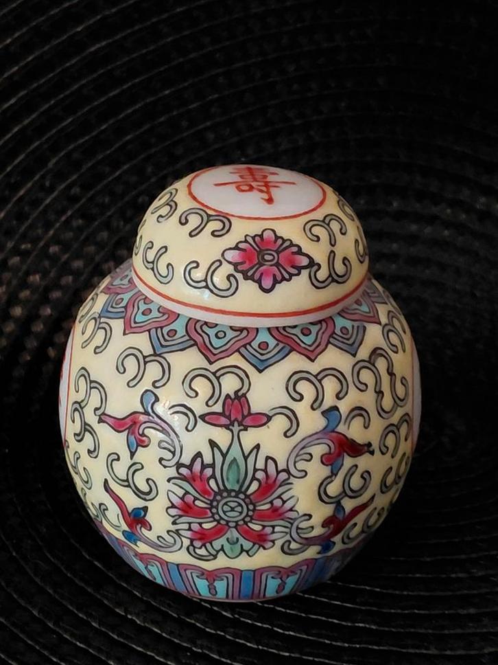 Chinees miniatuur gemberpotje gemerkt, Antiek en Kunst, Curiosa en Brocante, Ophalen of Verzenden