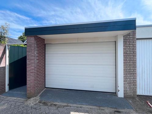 Garagedeur / roldeur elektrisch 3,20 breed, 2,20 hoog, Doe-het-zelf en Verbouw, Deuren en Horren, Zo goed als nieuw, Garagedeur