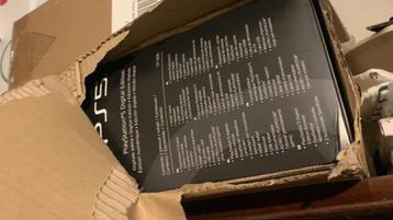 Nieuwe ps5slim editie met garantie net binnen gelijk ophalen beschikbaar voor biedingen