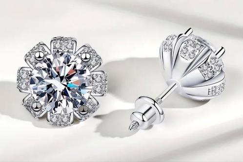 Silveren oorbellen met 2ct Moissanite diamanten, Sieraden, Tassen en Uiterlijk, Oorbellen, Nieuw, Zilver, Ophalen of Verzenden