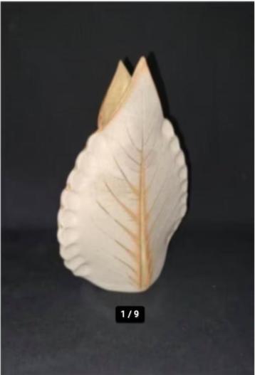 Dorli Carr Studio Pottery vase glazed ceramic leaf design 15 beschikbaar voor biedingen