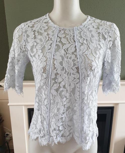 YAS lieflijk blauwe kanten top S 36 topje | Gratis Verzenden, Kleding | Dames, Tops, Zo goed als nieuw, Maat 36 (S), Blauw, Korte mouw