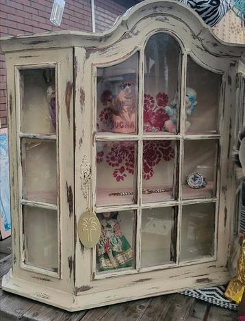 Shabby /Brocante/Vitrinekastje/Souvenir/Kastje  beschikbaar voor biedingen