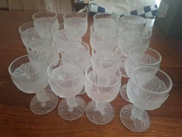 Antieke Wijnglazen Set - 16 stuks beschikbaar voor biedingen