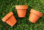 Kleine bloempotjes gevraagd voor goed doel, Tuin en Terras, Bloempotten, Ophalen, Overige materialen, Rond, Binnen