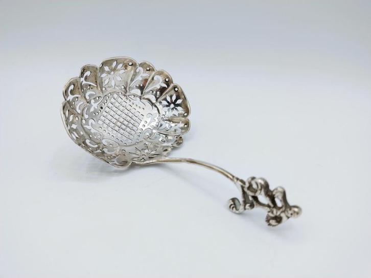 Zilveren strooilepel, B. Smits, Schoonhoven, 1776, Antiek en Kunst, Antiek | Goud en Zilver, Zilver, Verzenden
