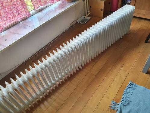 oude kolom radiator jaren 60, Doe-het-zelf en Verbouw, Verwarming en Radiatoren, Gebruikt, Radiator, 800 watt of meer, 30 tot 80 cm