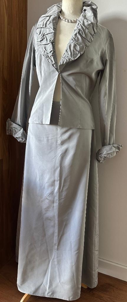 Grijs pak (jasje, rok en pantalon) maat 36NL., Kleding | Dames, Jasjes, Kostuums en Pakken, Nieuw, Kostuum of Pak, Maat 36 (S)